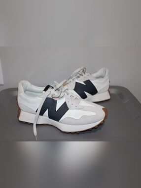 New Balance Women’s White, Black & Tan Retro Runner
